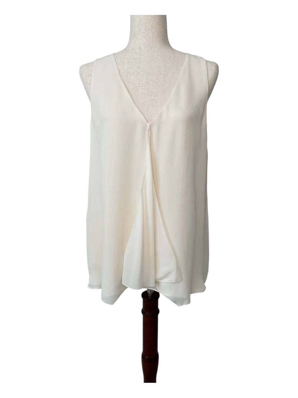 Josie Ivory Silk Deep V Neckline Sleeveless Blouse Size Large